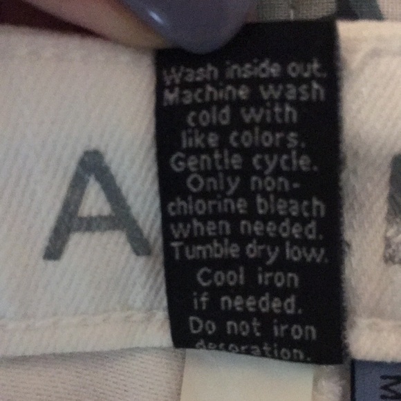 White Apt 9 cuffed jean shorts, Size 2 - Picture 5 of 5